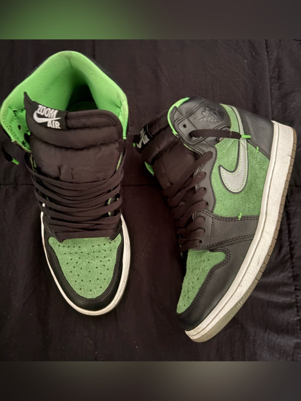 Air Jordan 1 high Zoom Sneakers
NO BOX!